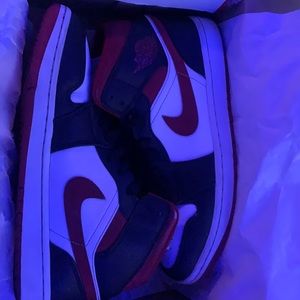 Jordan 1s size 9